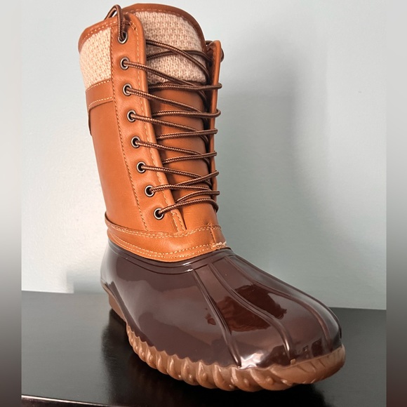 Women's Maplewood Casual Duck Boot RUE 21 Size 8 - Picture 2 of 6